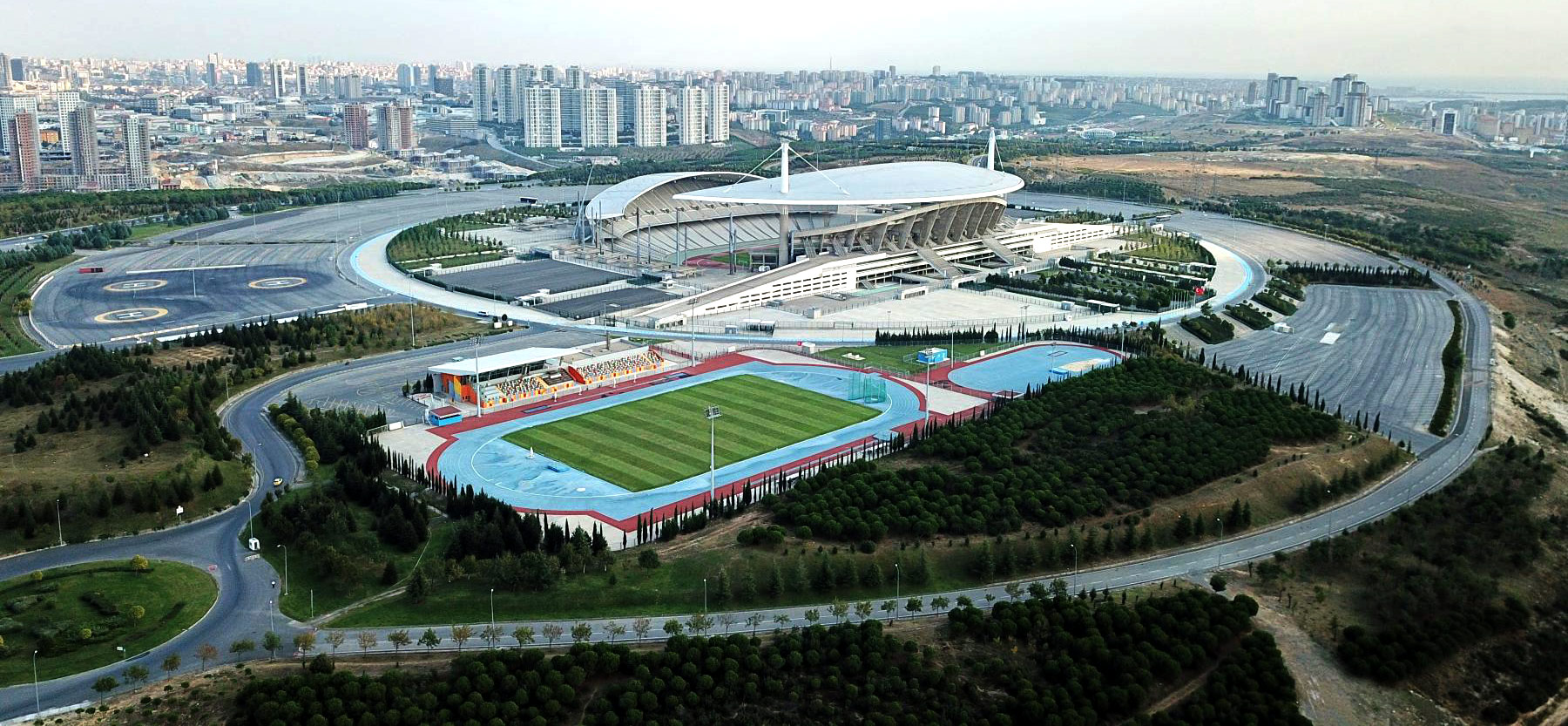 İstanbul Olimpiyat Parkı İdari Bina ve Büyük Saha Yapımı